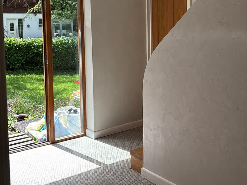 Microcement and concrete: Light grey concrete marmorino